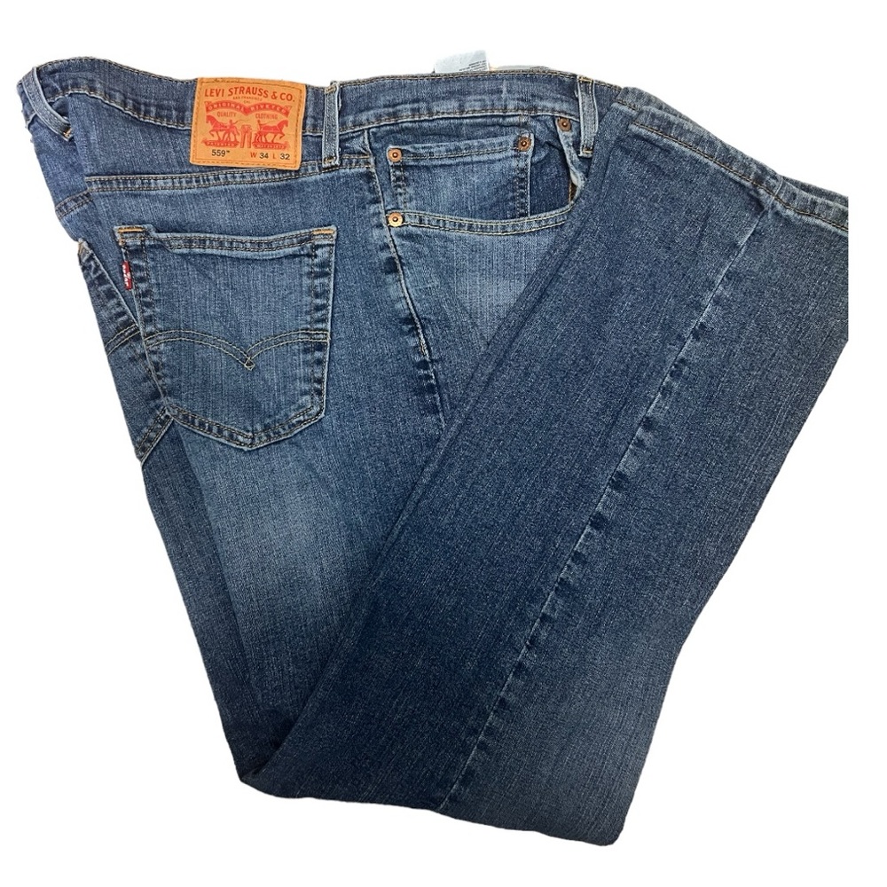 Men’s Levis 559 Denim Jeans
Size W 34 L 32  In Great Condition!